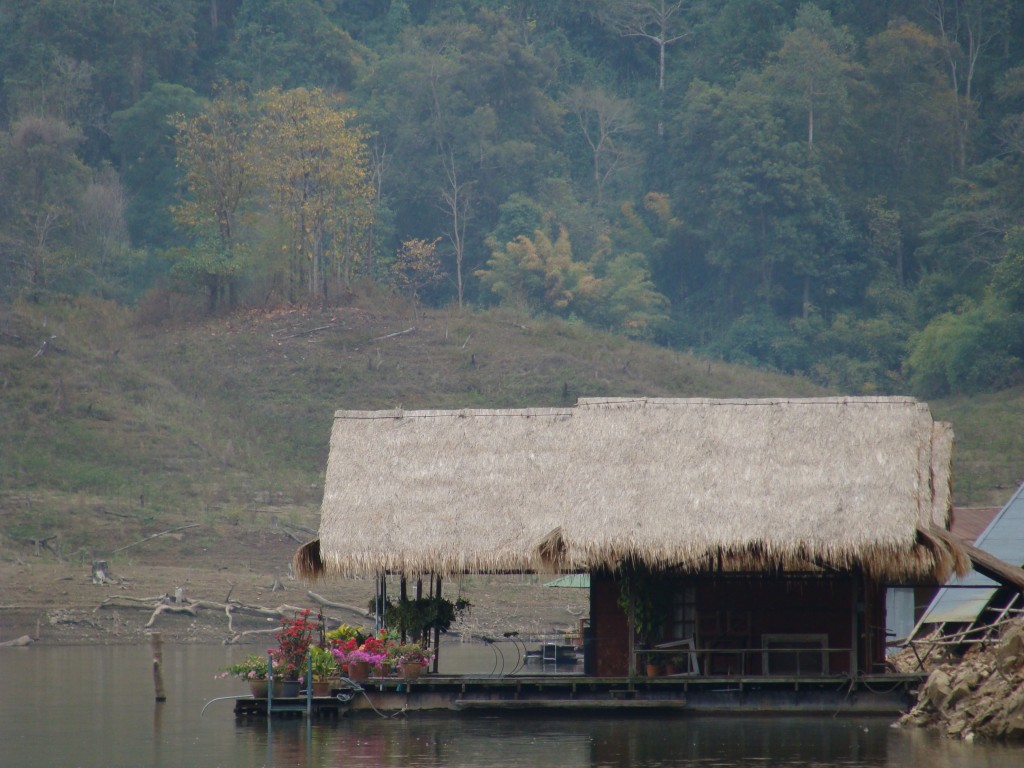 Houseboat chiang mai 2