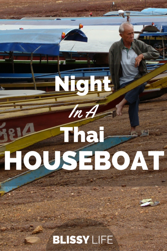 night-in-a-houseboat-in-chiang-mai